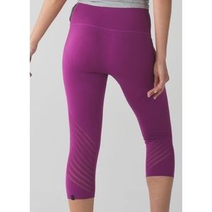 Lululemon - Enlighten Seamless Crop Regal Plum💜